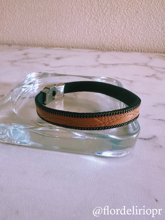 Nude leather bracelet