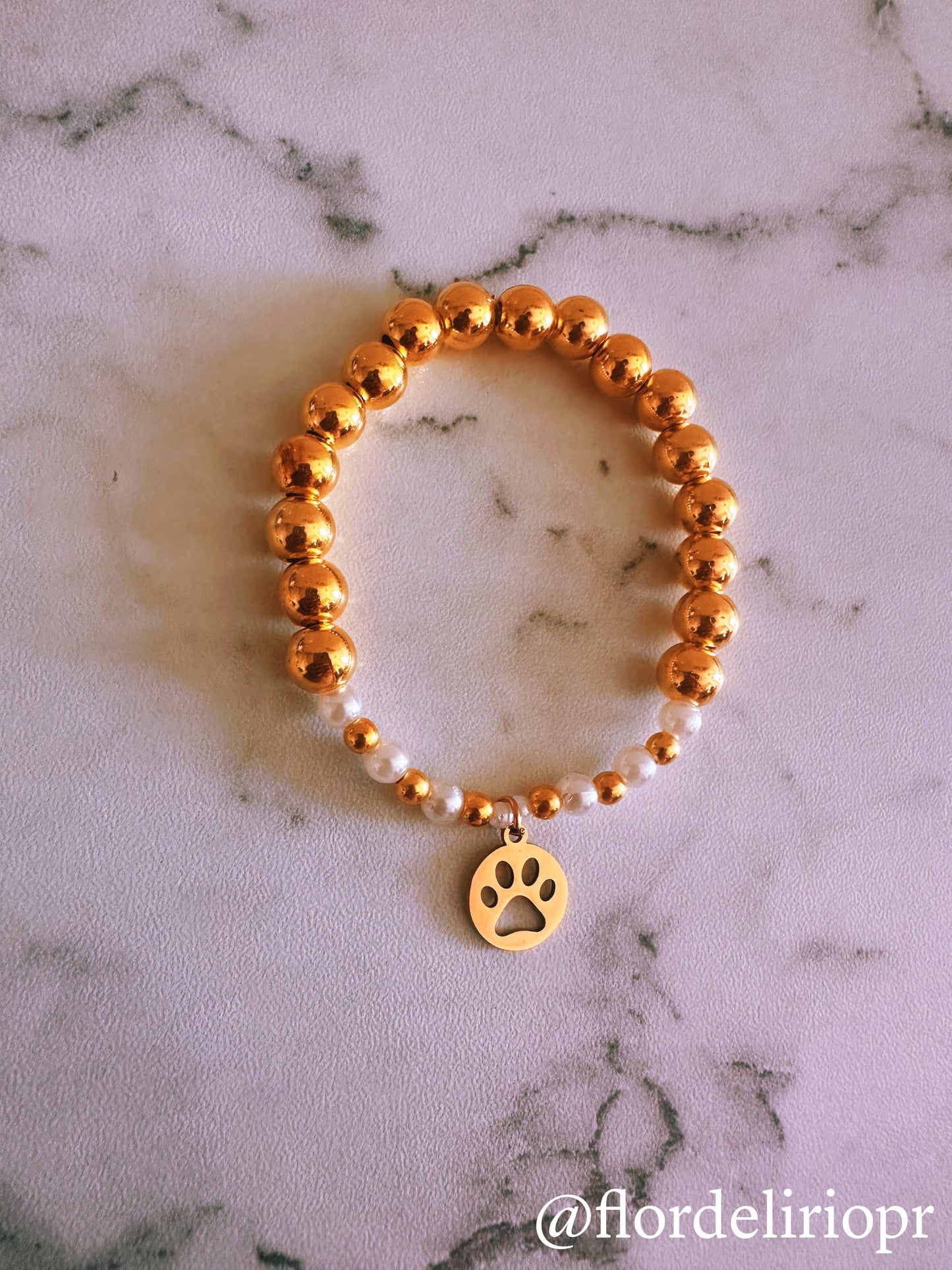 Bold gold paw bracelet